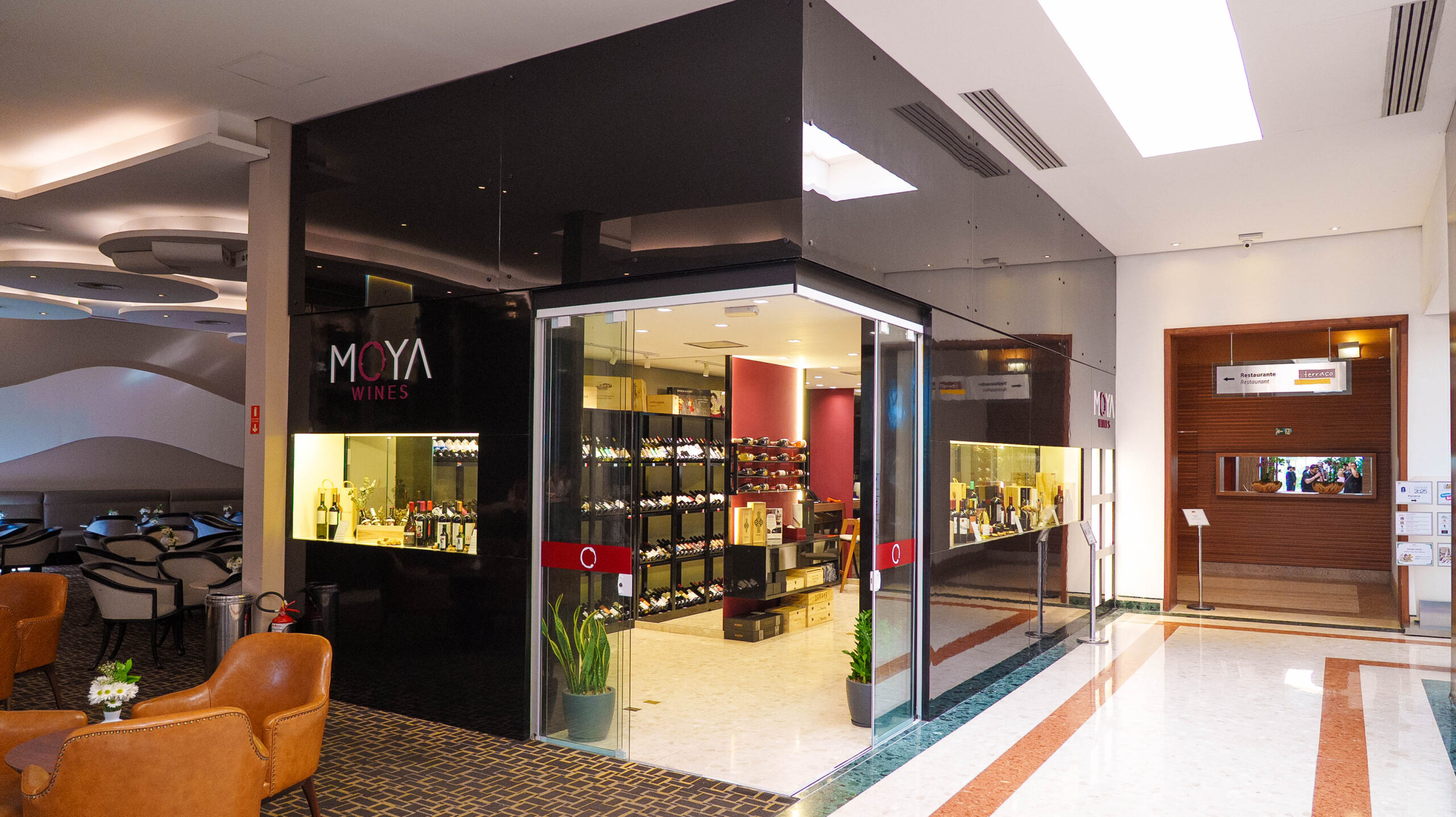 royal-moya-1