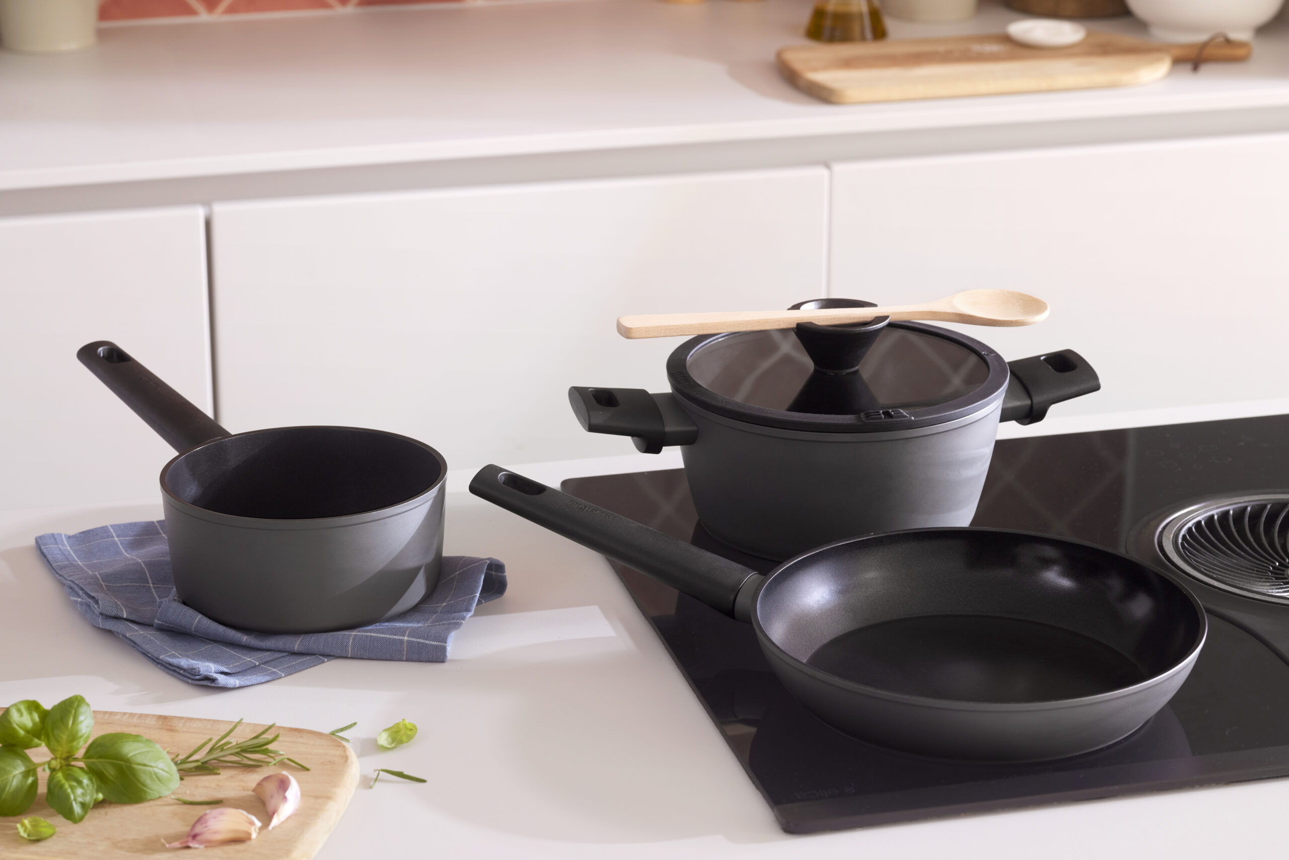 RoyalVKB_Cookware_Mood_Kitchen_3410